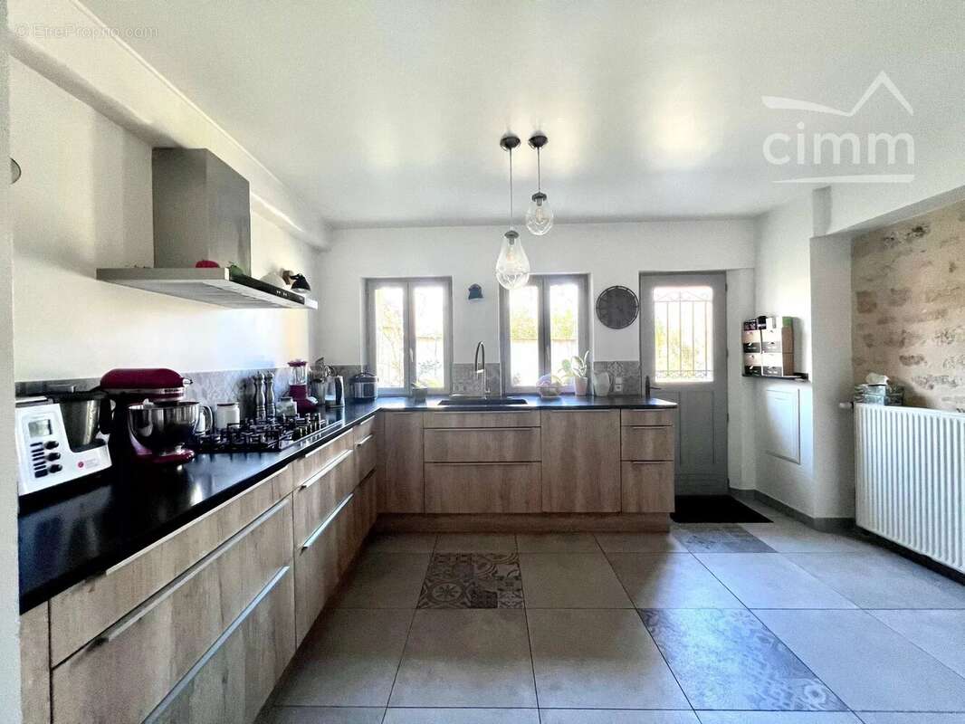 Maison à CIRES-LES-MELLO