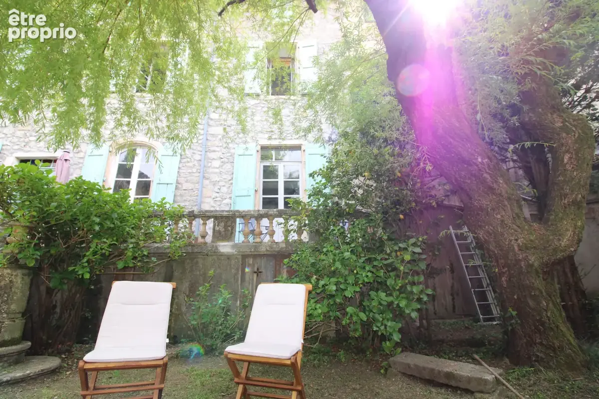 Maison de maitre 464 m2 + 150 m2 caves et garage.. - photo 5