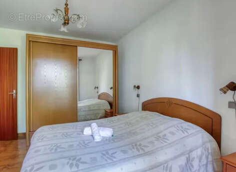 A vendre - Charmant T2 de 50 m2 avec deux balcons à 10 minutes à pied des plages - photo 6