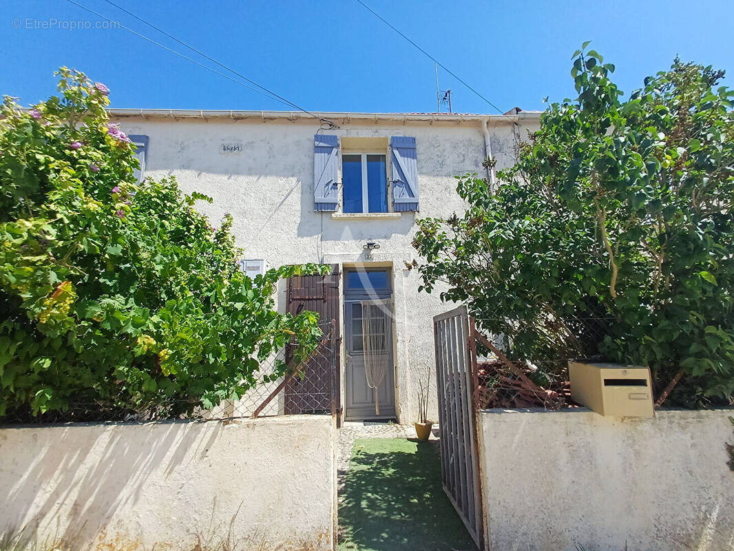 Maison ancienne renovee au calme - photo 1