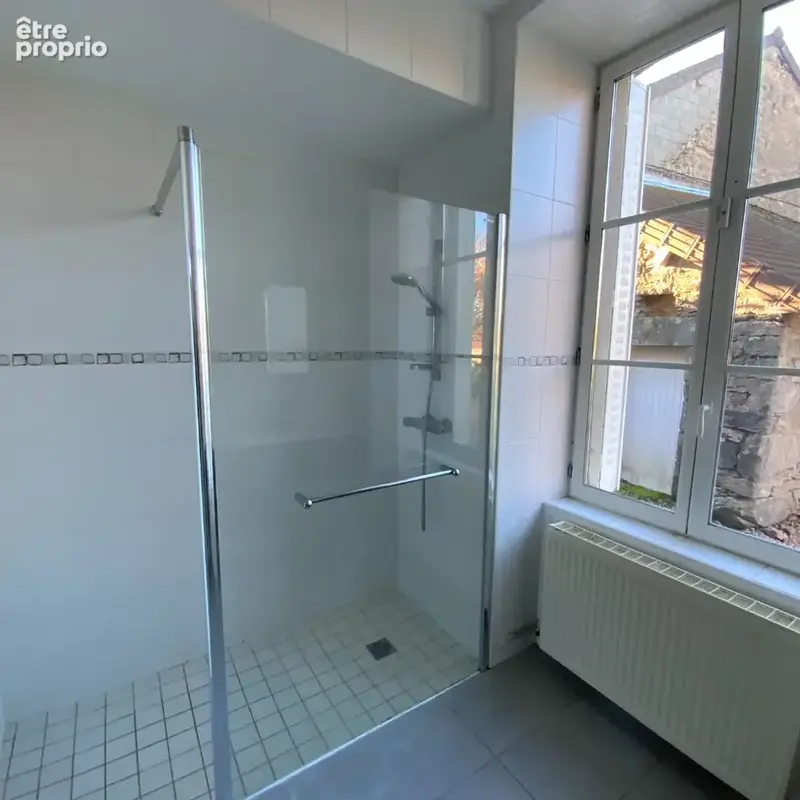 AUXY - Maison de village de 141 m² hab. (3 chambres) avec dépendance et garage. - photo 4