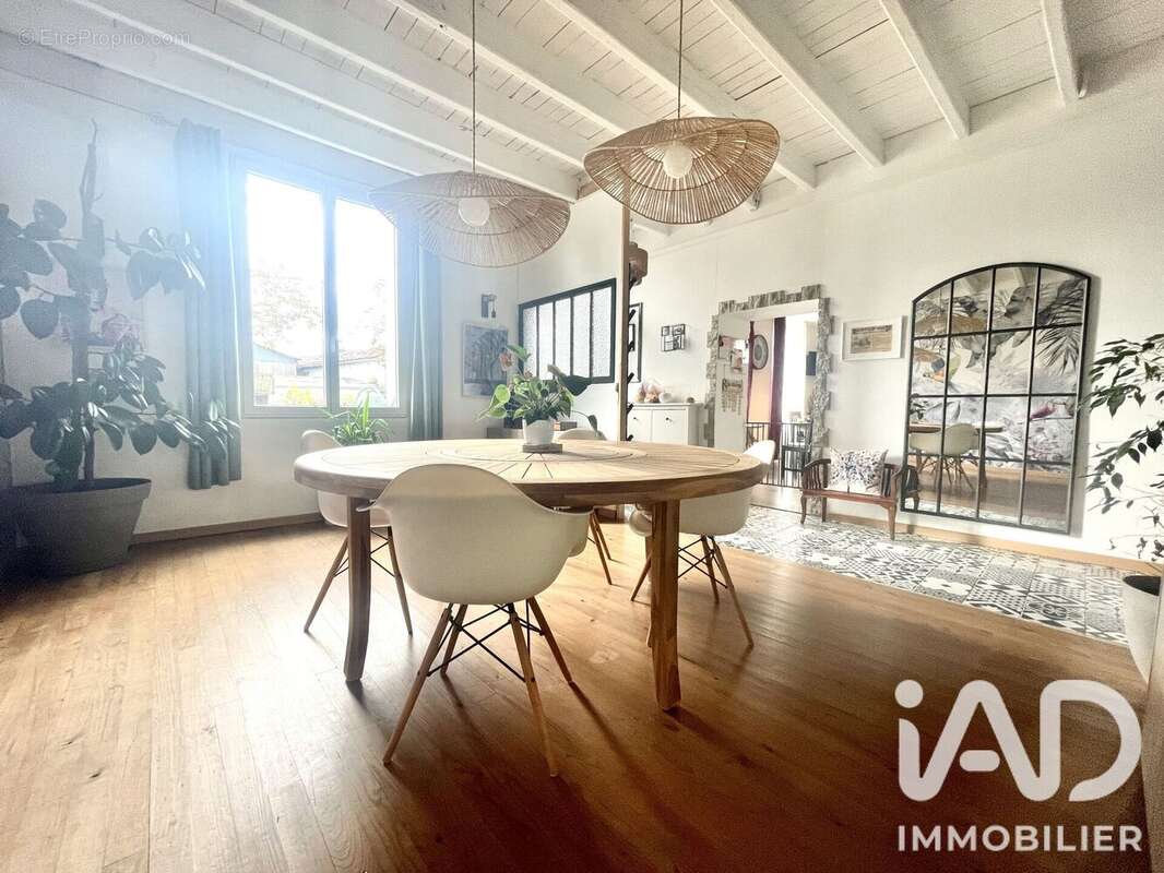 Maison 248 m² à La Brousse  - photo 9