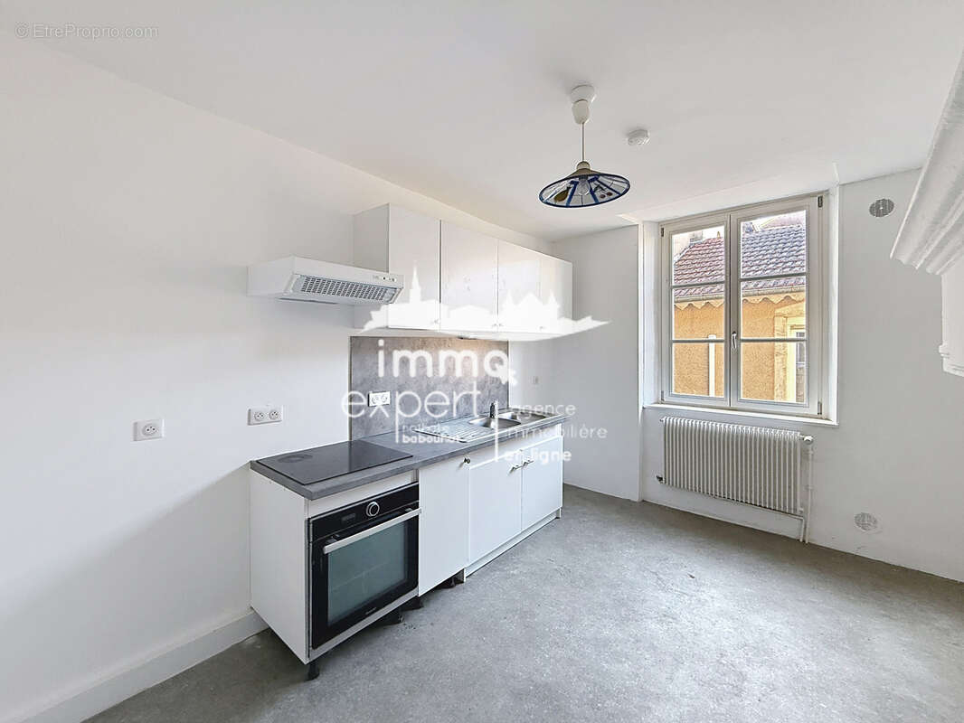 Appartement à MIRECOURT