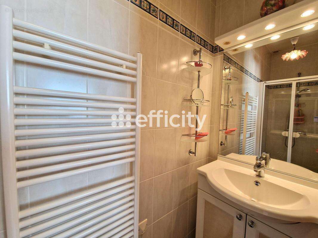 Maison à VAUX-SUR-MER