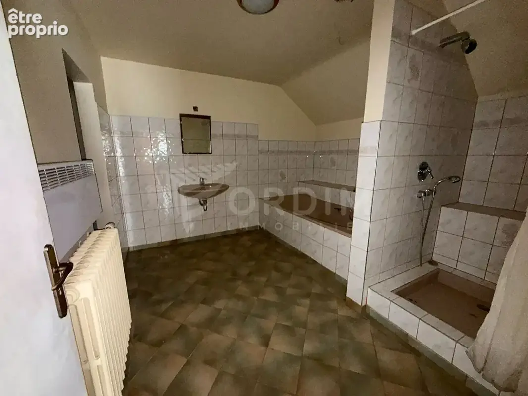 Ensemble immobilier de deux maisons sur terrain de 502 m²  à Treigny - photo 6