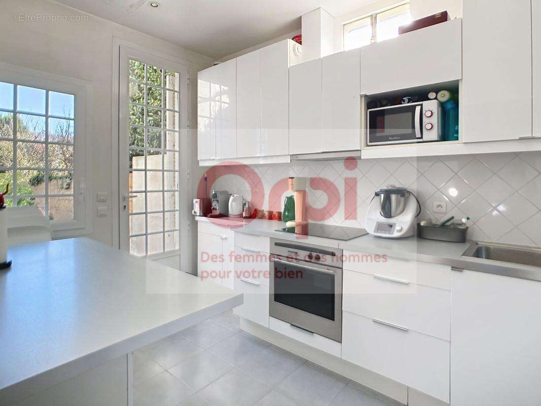 Maison à ISSY-LES-MOULINEAUX