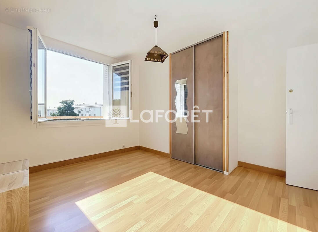 À vendre T4 traversant de 69 m²  Cleunay / La Courrouze - photo 5
