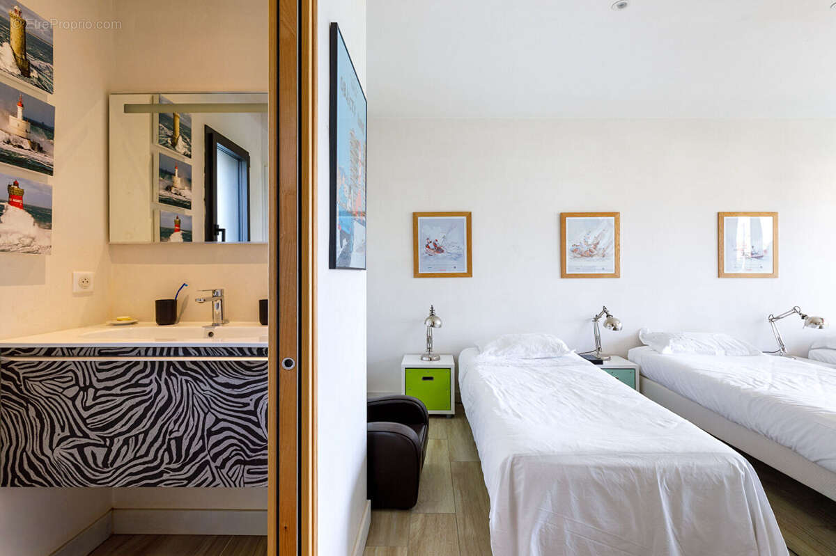 SAINT MARC SUR MER Maison 165 m² 4 chambres Piscine Double garage - photo 13