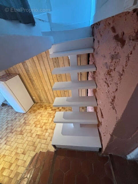 EXCLUSIVITE, maison 2 chambres, terrasse, jardin et dépendance en quartier historique. - photo 11