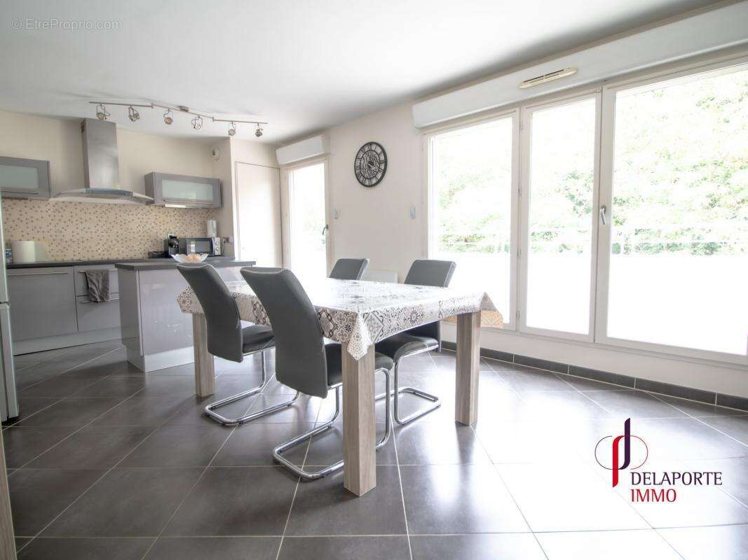 Appartement à MERY-SUR-OISE