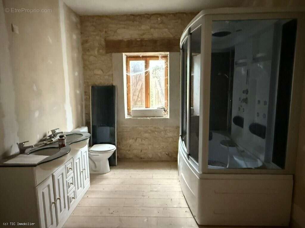 Maison à VERTEUIL-SUR-CHARENTE