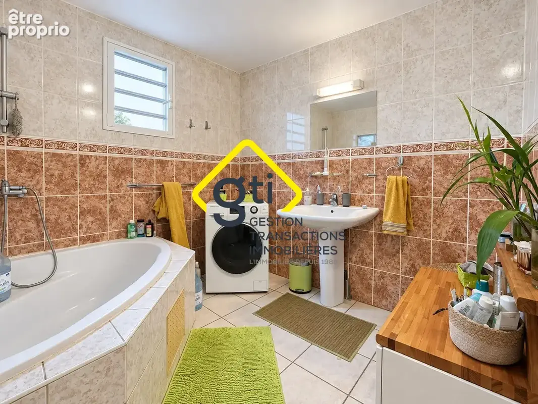 Maison 7 pièces 214 m² à vendre à Sainte-Suzanne (97441) - photo 6