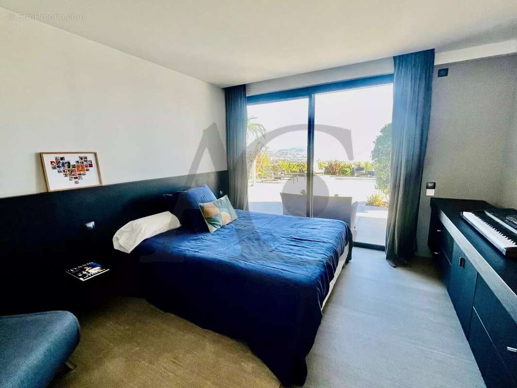 Maison à VILLENEUVE-LOUBET