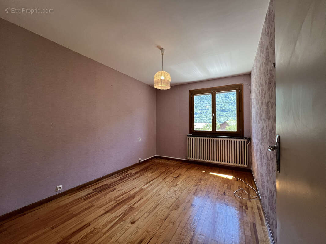Maison à SAINT-JULIEN-MONT-DENIS