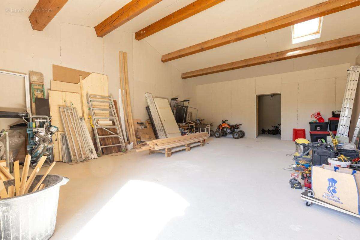 Superbe bastide de 217 m² avec piscine à Grambois - photo 19