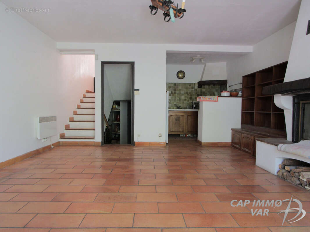 Maison à LE CASTELLET