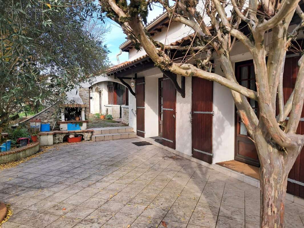 Maison à COURPIGNAC