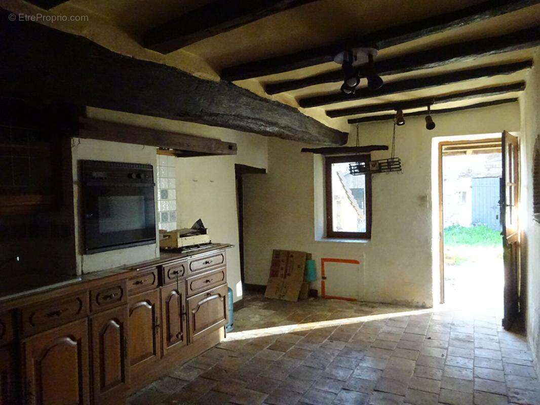 Maison à YZEURES-SUR-CREUSE