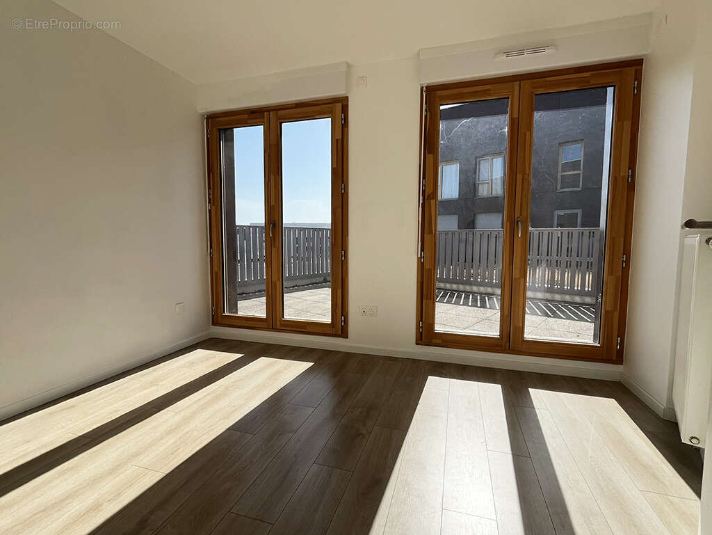Appartement 86 m² à Saint-Cyr-L'ecole  - photo 8