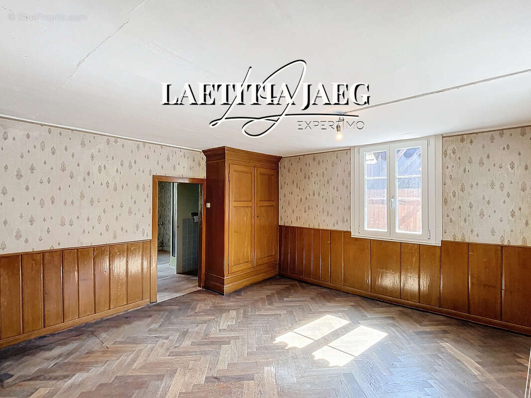 Maison alsacienne - 196 m2 - dependances - rue calme - photo 8