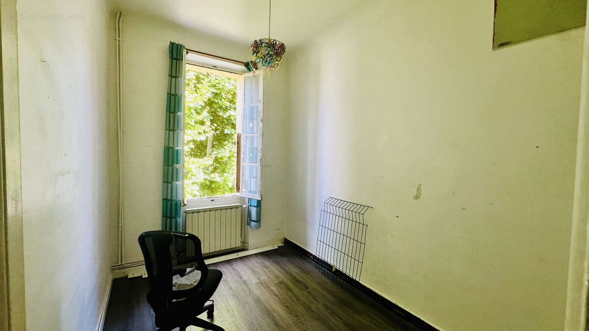 Appartement à MARSEILLE-5E
