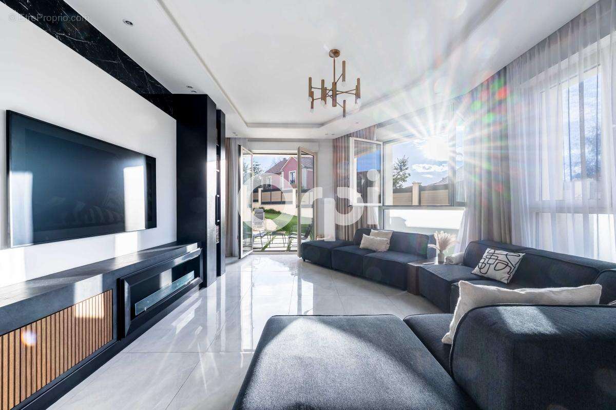 Maison à L&#039;HAY-LES-ROSES