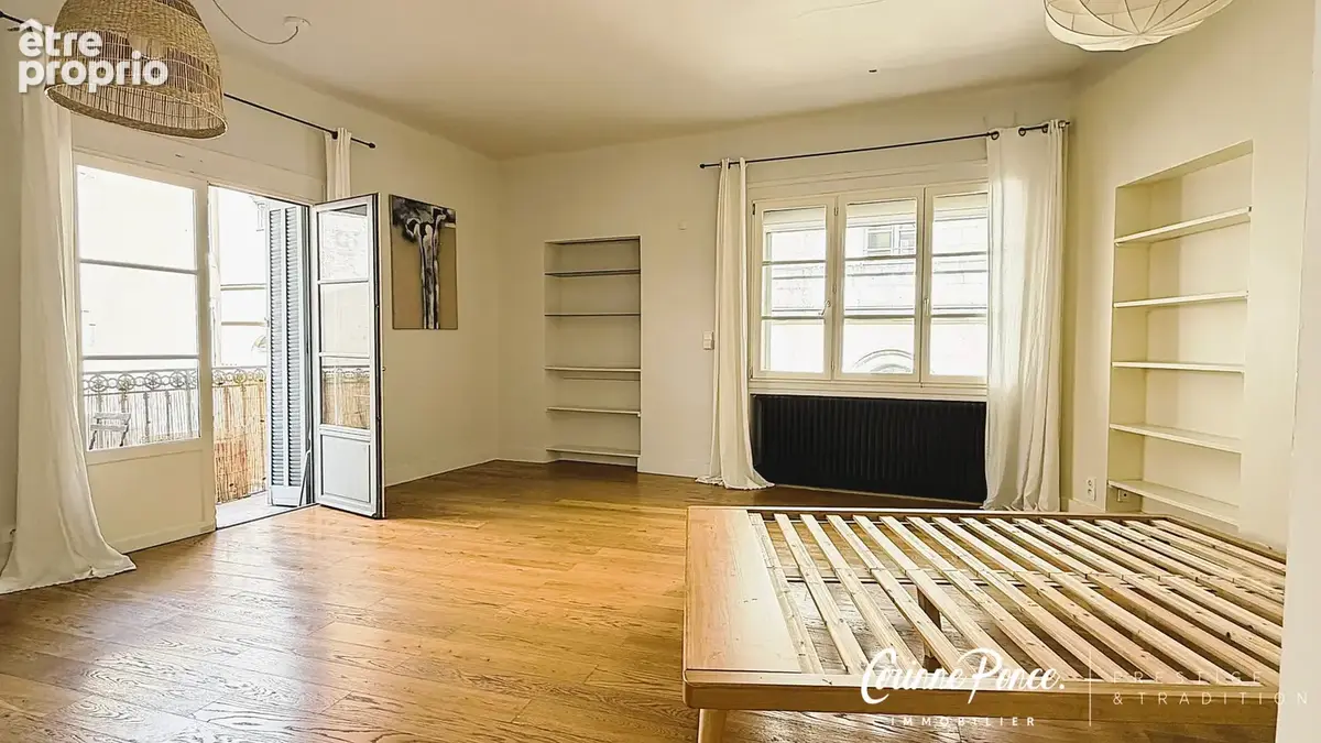 Nimes centre appartement / maison de ville  141 m2 avec garage et terrasse en rooftop propose par corinne ponc - photo 6