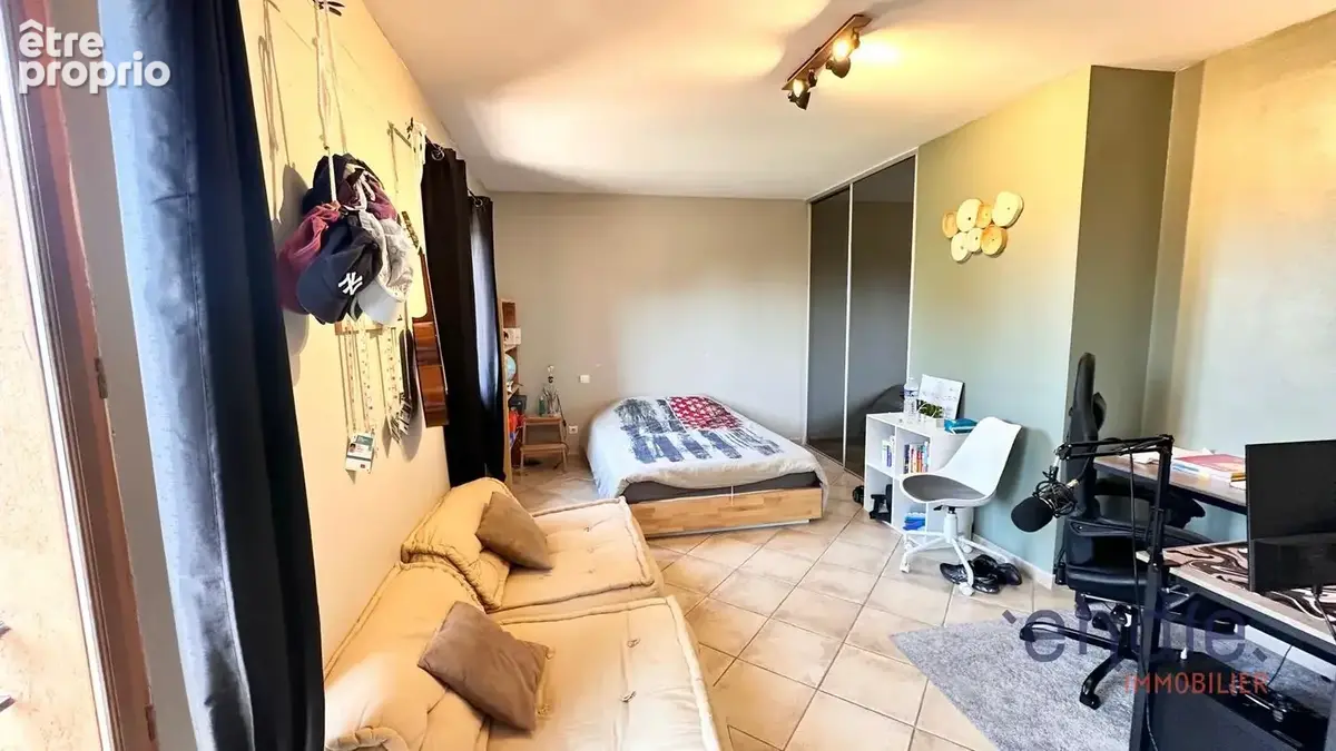 A Lorgues, charmante bastide de 158m2, 4 chambres, studio et piscine - photo 9