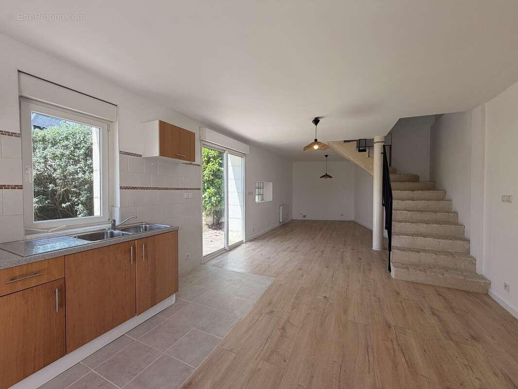 Maison à LA VILLE-AUX-DAMES
