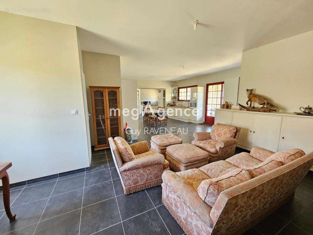 Maison à MONTREUIL-BELLAY