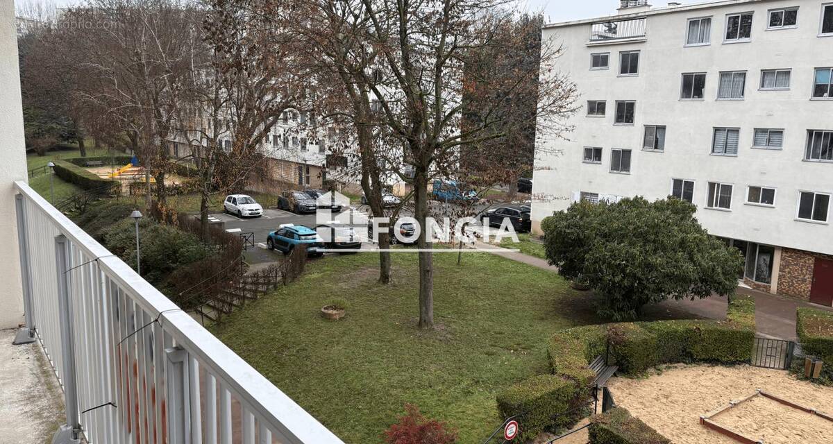 Appartement à FRESNES