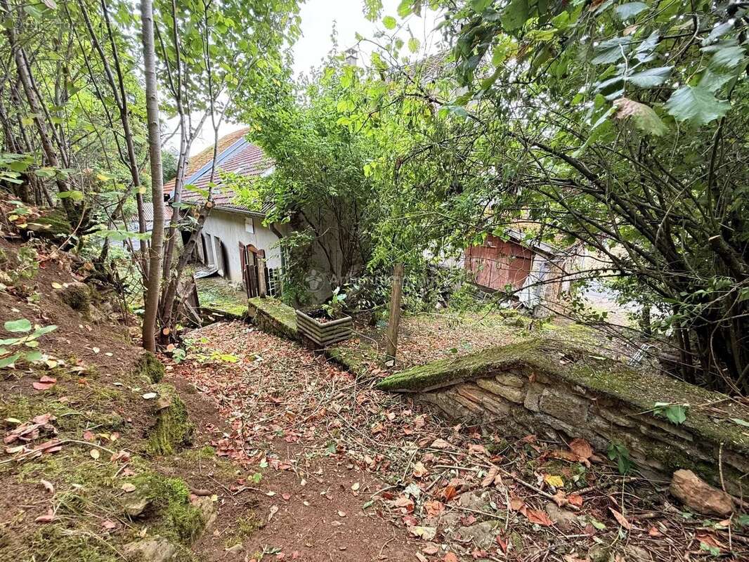 Maison à OUTREMECOURT