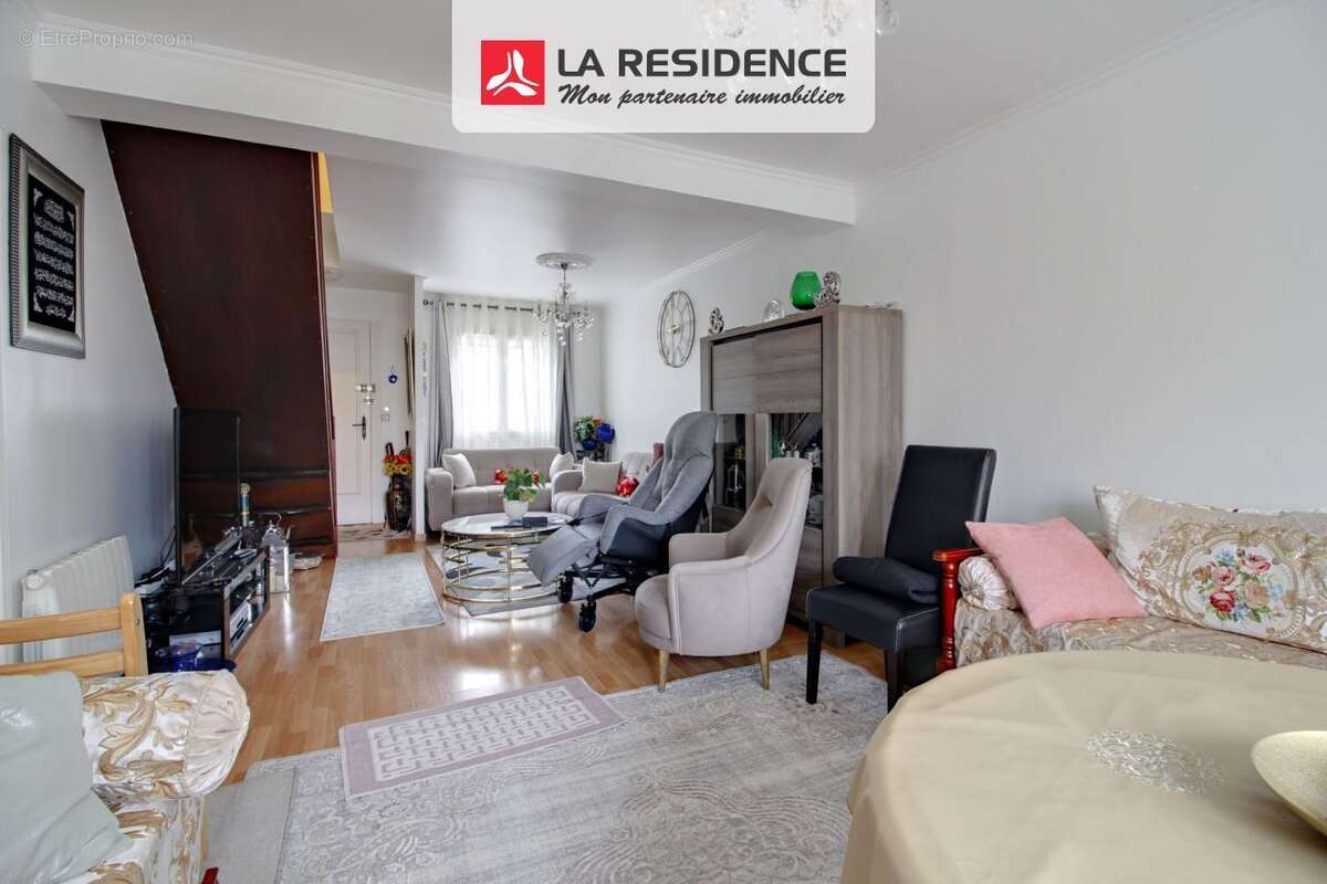 Maison à LES MUREAUX