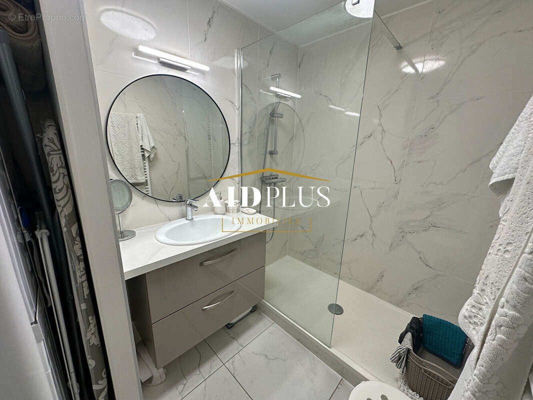 Appartement à BEAUCHAMP