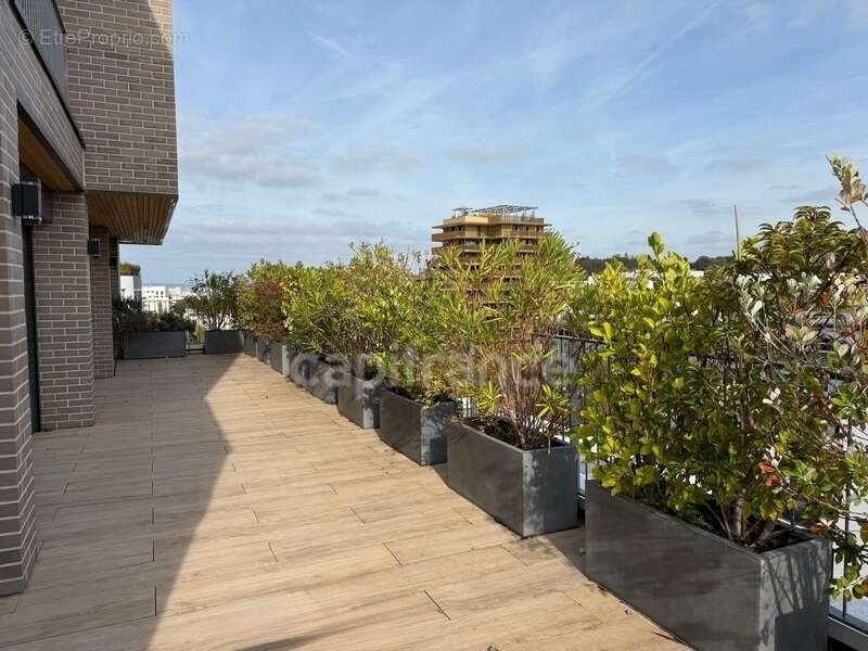 Rueil malmaison - eco quartier de l'arsenal - 6 pieces 150,31m2 - dernier étage - 4 chambres - terrasse panoramique - photo 18
