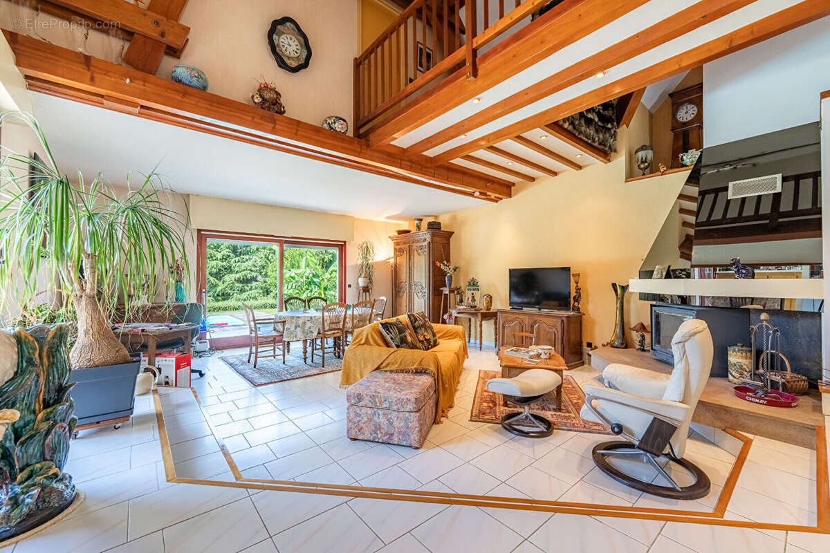 Grésy-sur-Aix - Villa familiale avec piscine sur terrain de 2 390 m² - photo 9