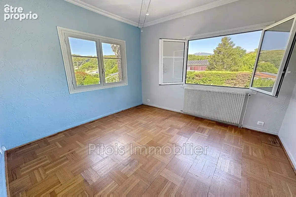 Maison 200 m² à La Colle-Sur-Loup  - photo 6