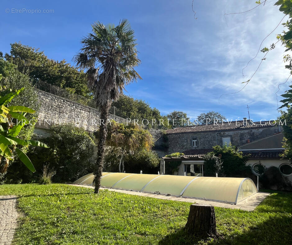 Maison à TONNAY-CHARENTE