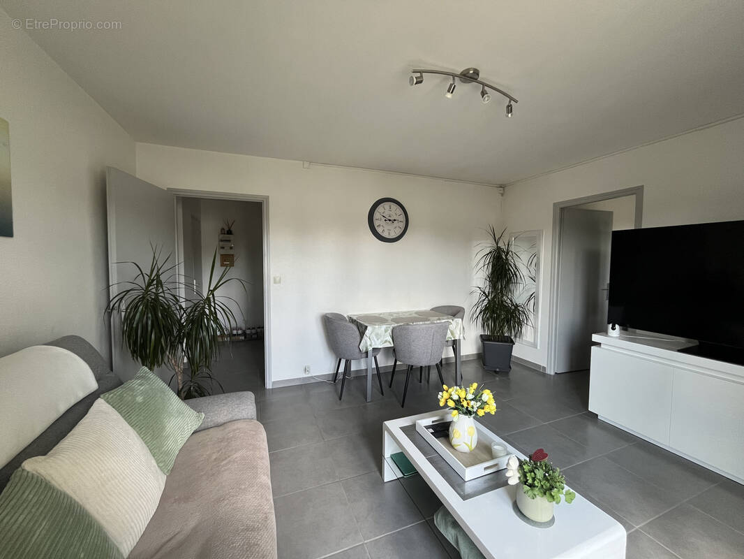 Appartement à LA CHAPELLE-SAINT-LUC