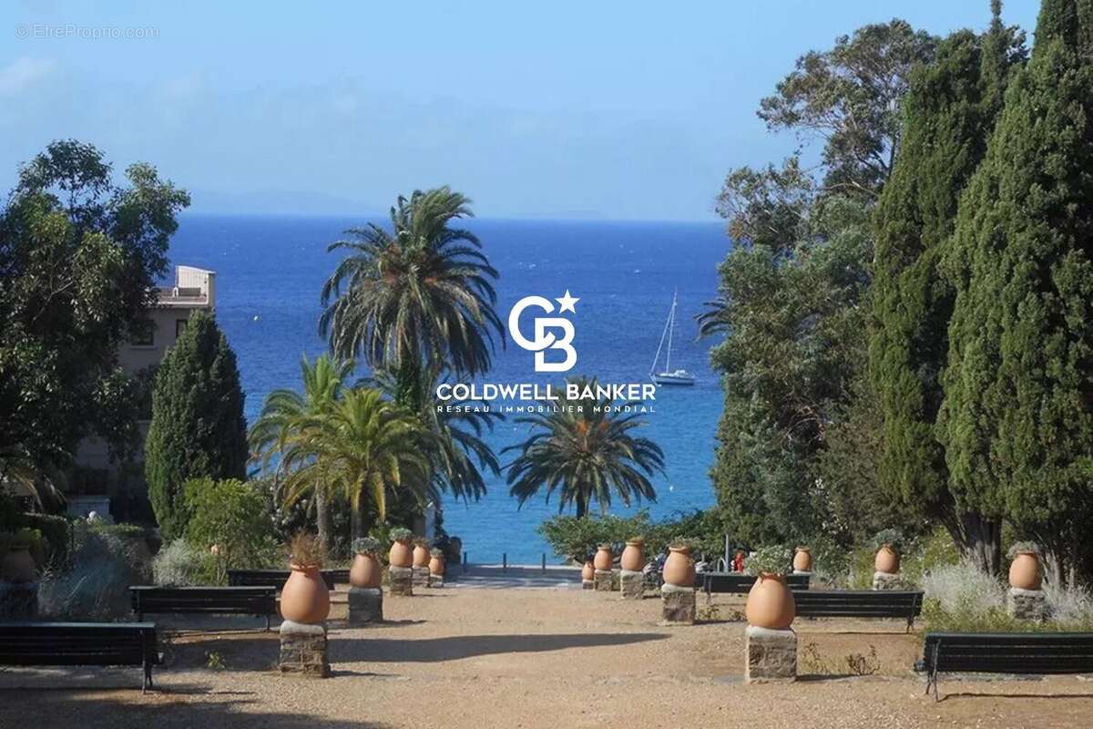 Terrain à RAYOL-CANADEL-SUR-MER