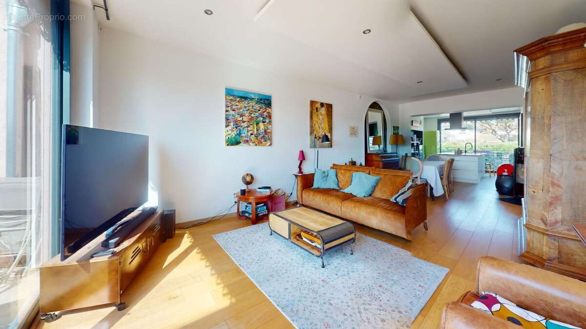 Appartement à LENTILLY