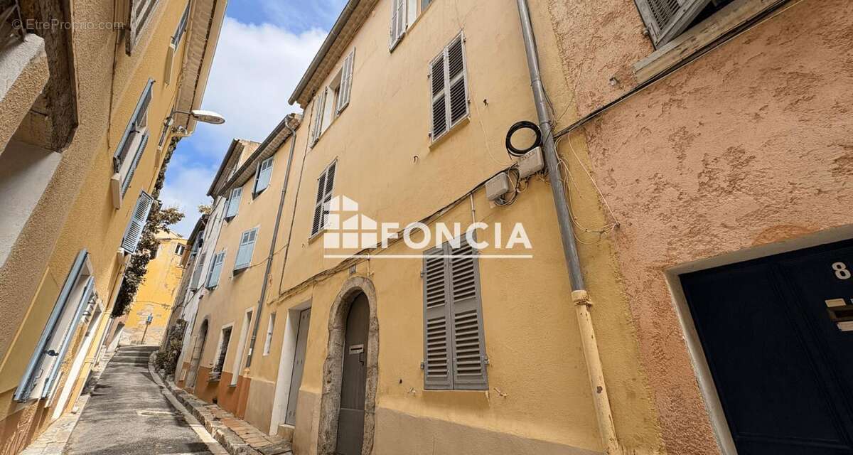 Appartement à HYERES