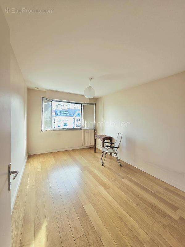 Appartement à SURESNES