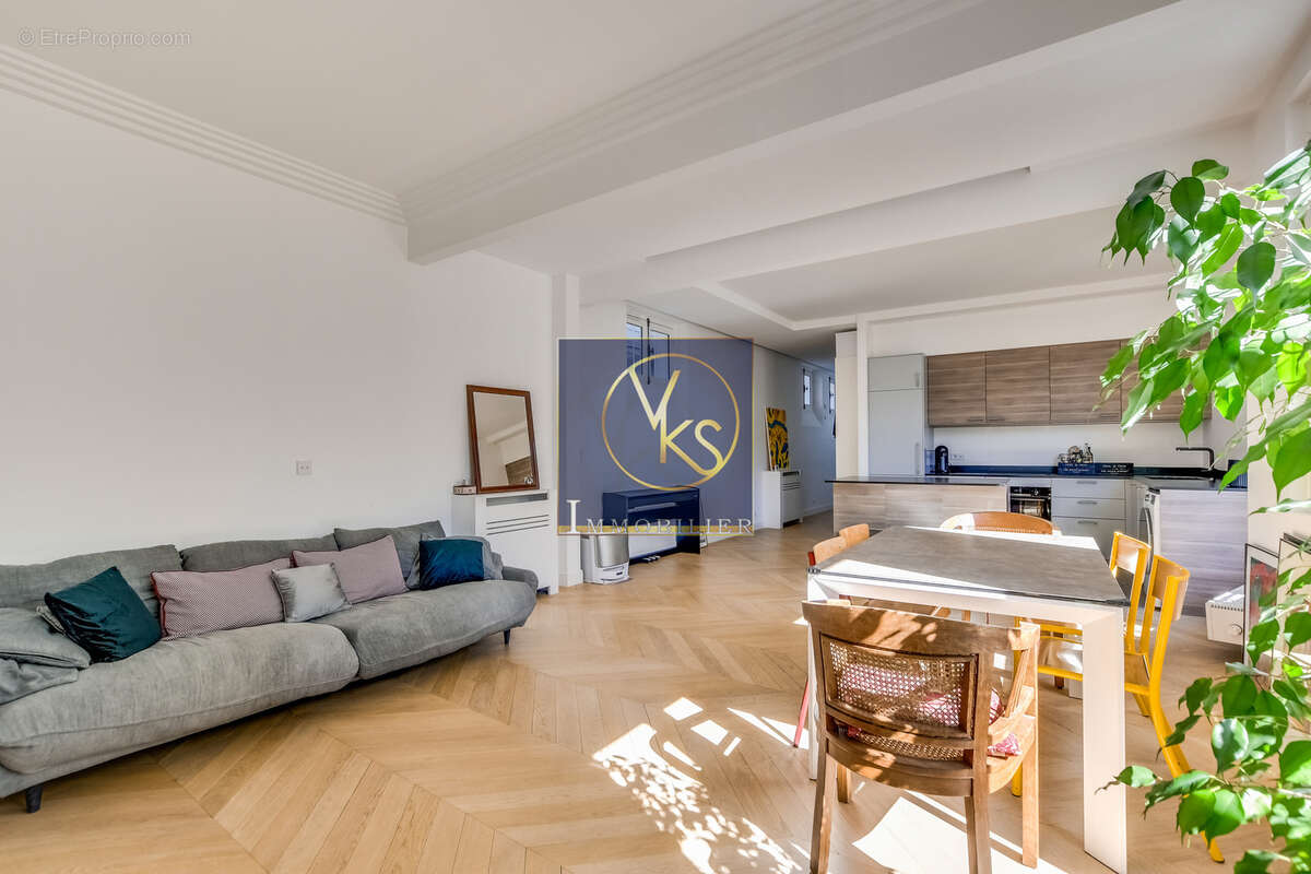 Appartement à PARIS-18E