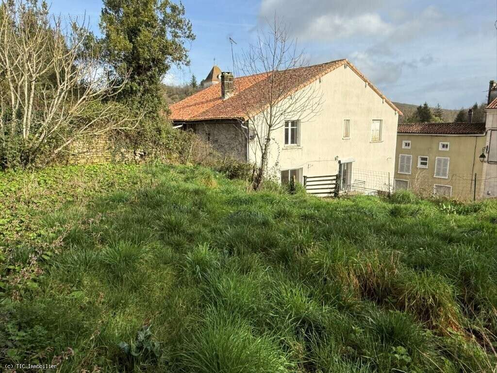 Maison à NANTEUIL-EN-VALLEE