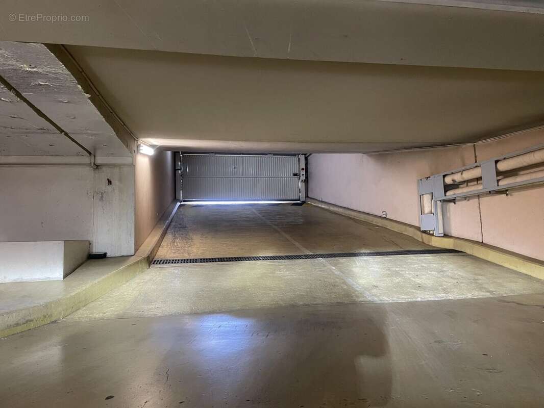 Parking à LEVALLOIS-PERRET