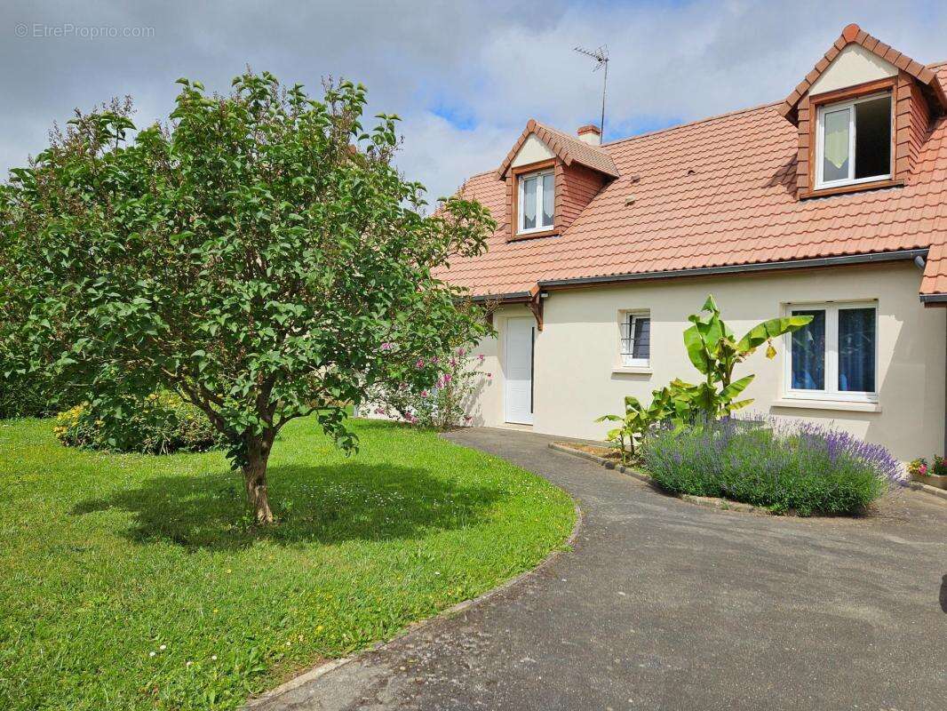 Maison à CHAMPFLEUR
