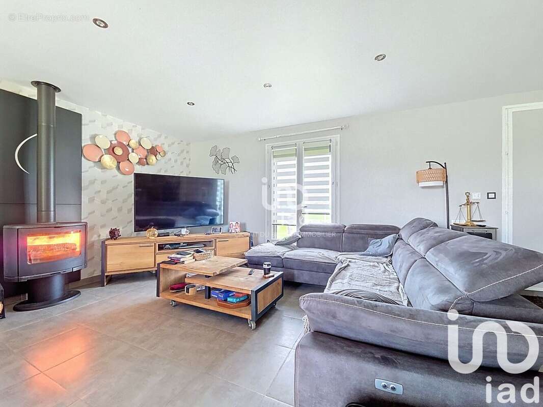 Maison 92 m² à Saint-Remy-Boscrocourt  - photo 3