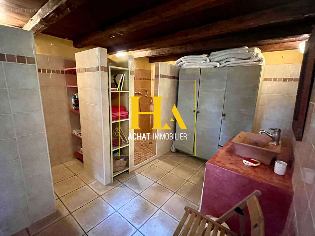 Maison 7 pièces 235m² Le Tampon - Centre ville - photo 13
