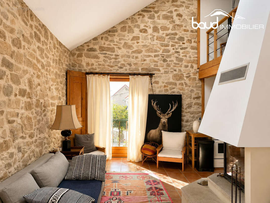 Maison 293 m² à Rencurel  - photo 5